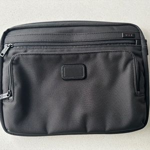 TUMI - Medium Laptop Cover